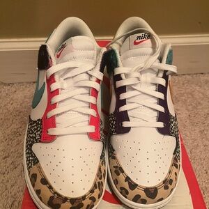 Nike Dunk Low SE White and Teal Sneakers. NEW